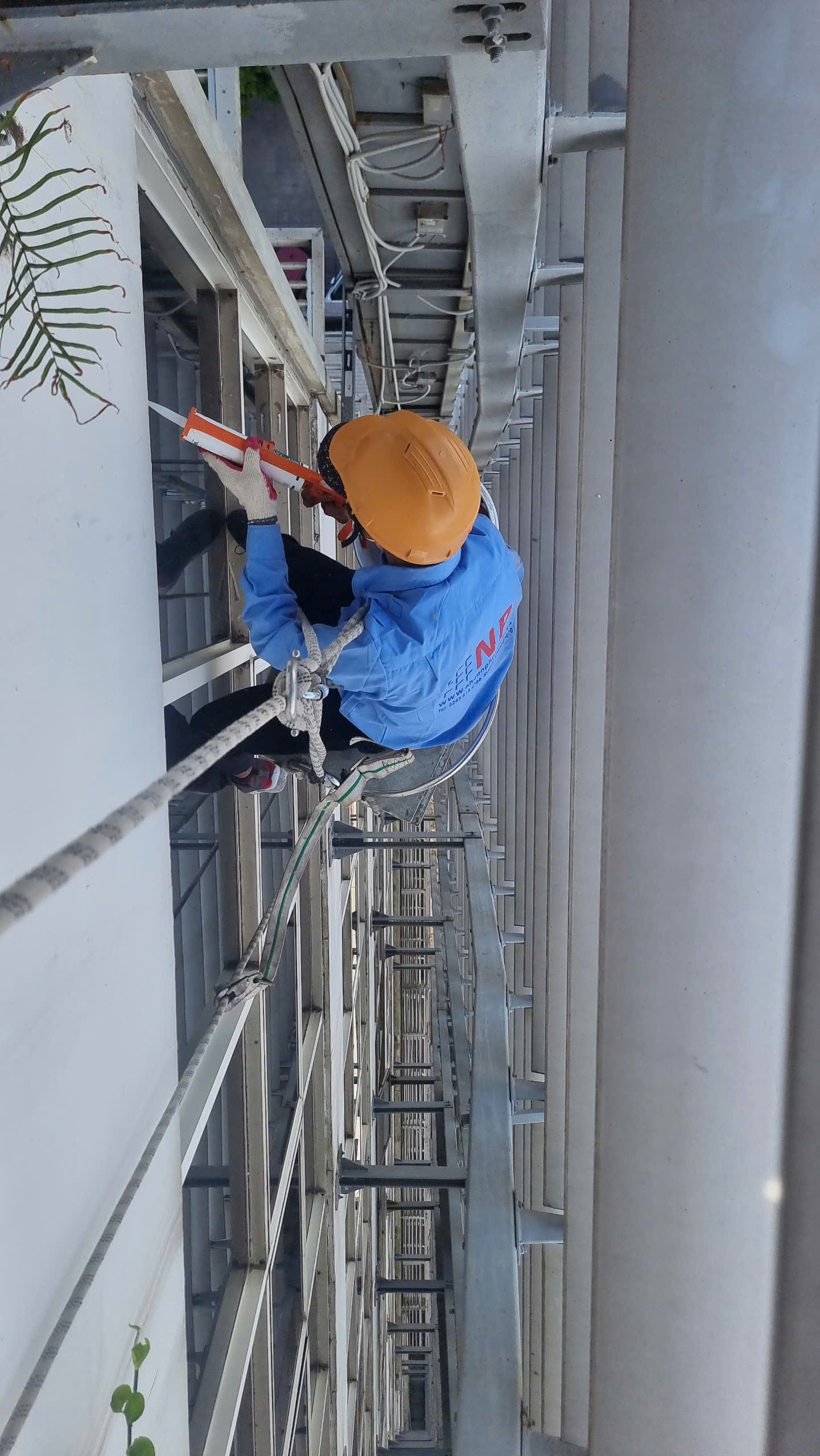 Chống Thấm Nhà Cao Tầng - Giải Pháp Bền Vững Cho Công Trình Hiện Đại